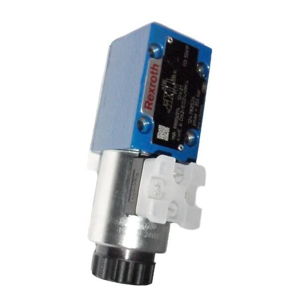 Distributeur hydraulique  WICKERS 4x2 Taille 3 rappel ressord 110Volts solenoid #3 image